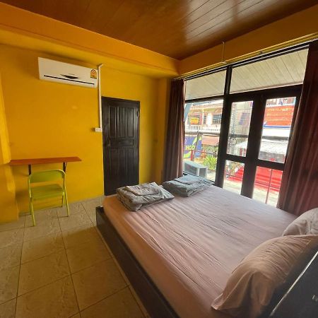 Over The Moon Hostel Ban Houayxay Εξωτερικό φωτογραφία